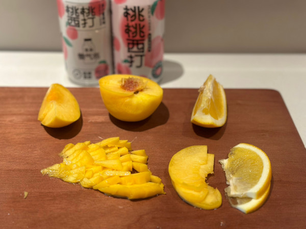 微醺黄桃气泡酒