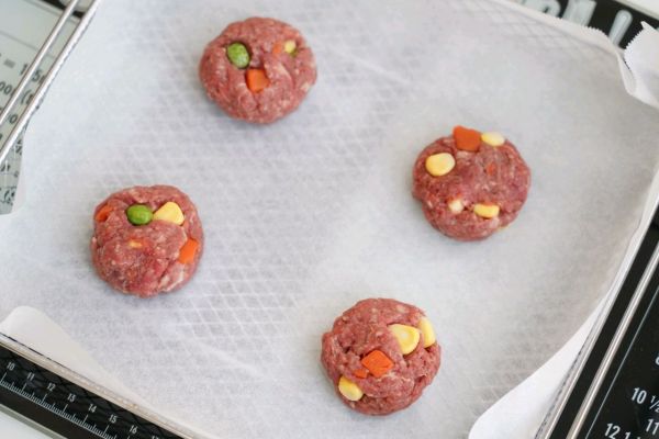 驴肉口蘑小汉堡