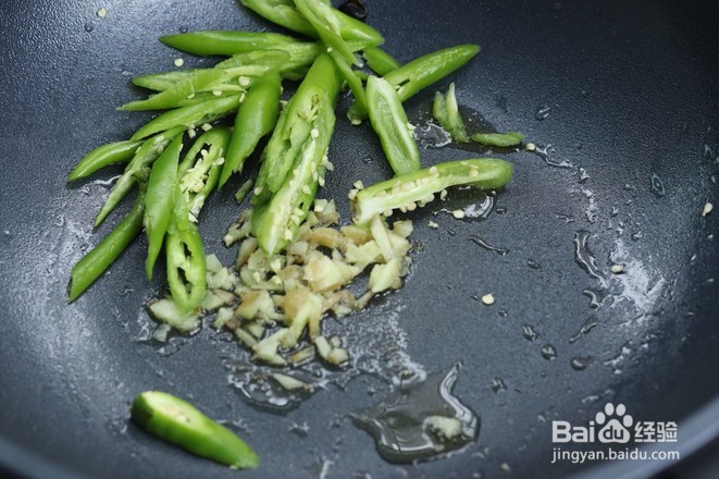 营养美味的木耳炒腐竹