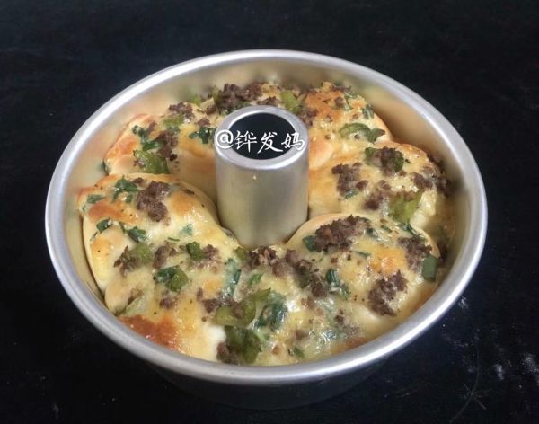 葱香芝士青椒牛肉面包