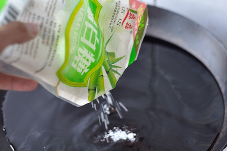 夏季祛暑必备良品，辣酱凉拌黄瓜帮你降温