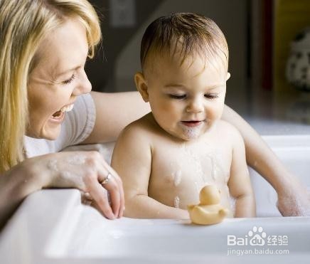 宝宝不愿意洗澡怎么办