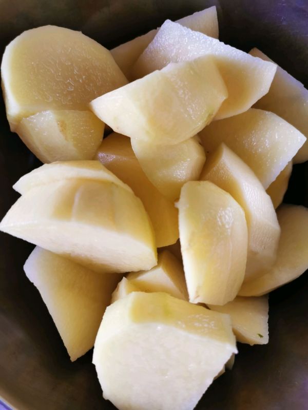 土豆糯米肉丸红烧肉