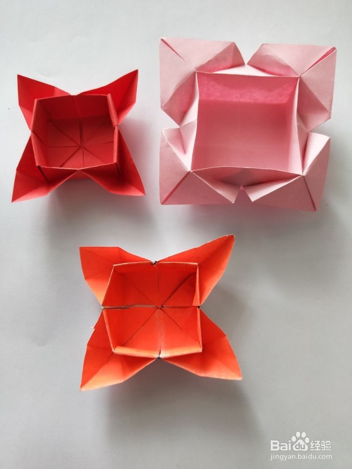 折纸:花瓣盒子。