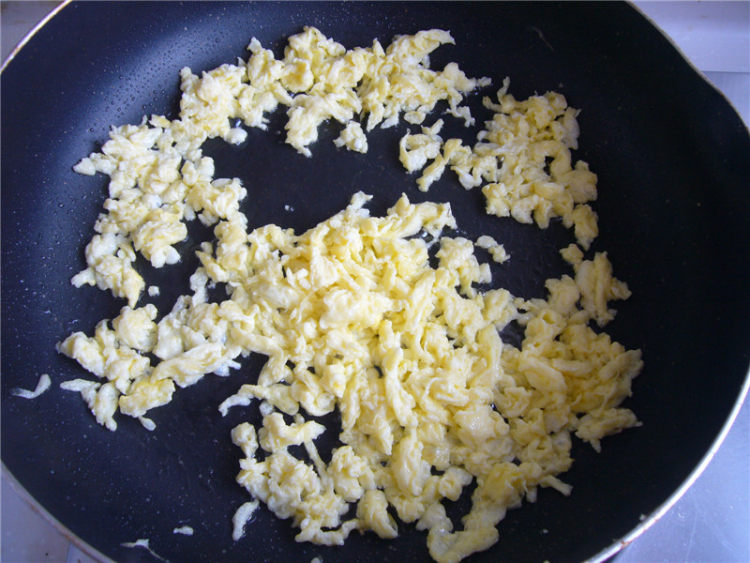 鸡蛋杂蔬包子的做法,我来教你哦!