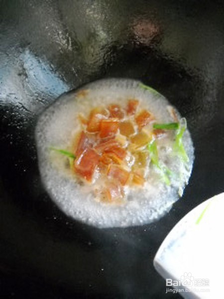 如何做腊肉皮炖胡萝卜？