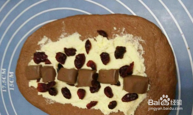 如何制作巧克力乳酪软欧?