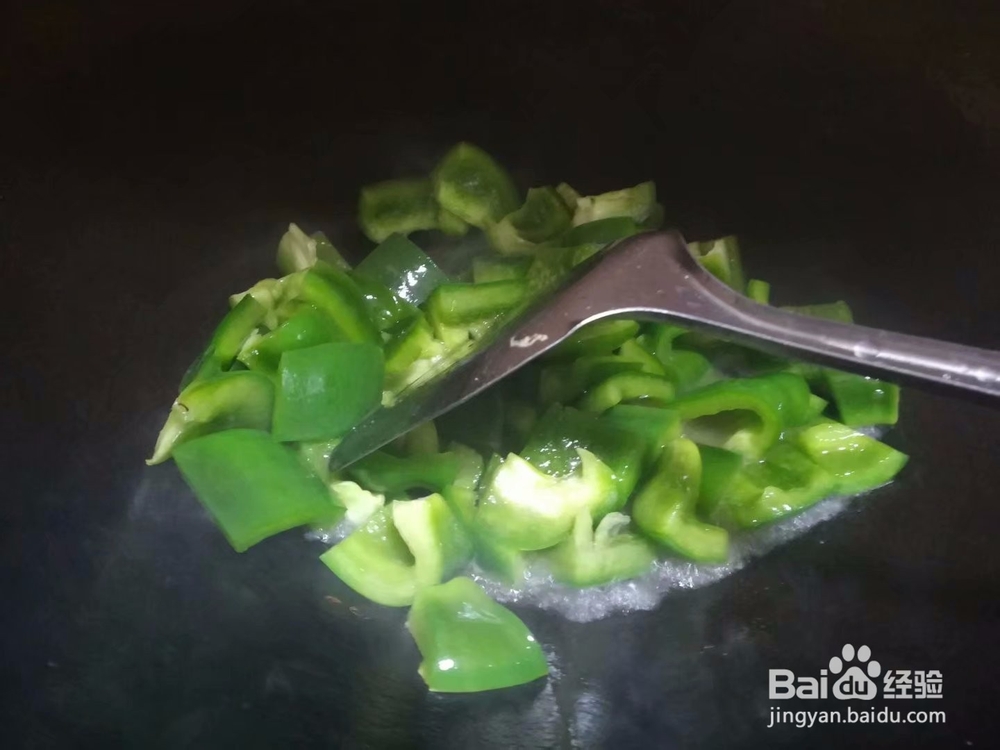 青椒炒胡萝卜怎么炒才好吃