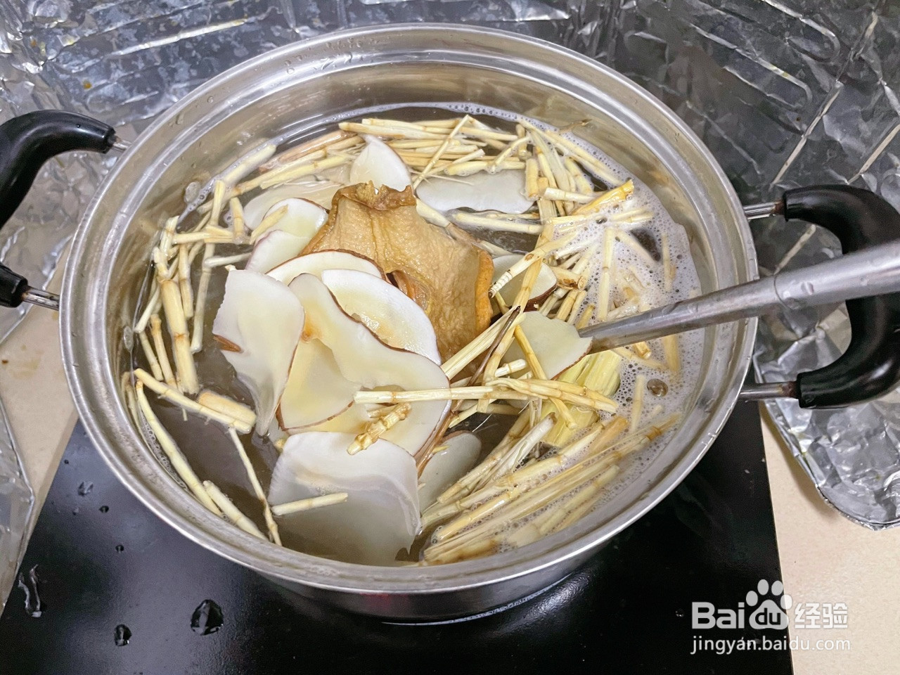 茅根竹蔗海底椰雪梨膏的做法