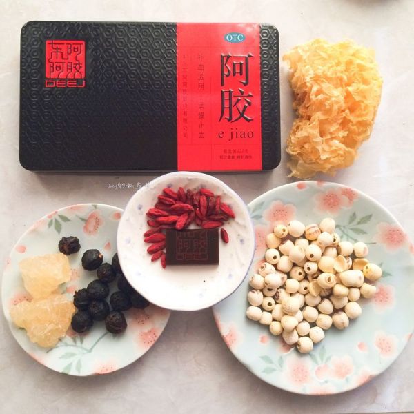 阿胶桂圆莲子羹