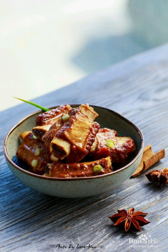 茄汁排骨配米饭的做法