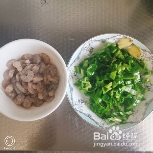 健康养生佳品青椒炒虾仁的做法