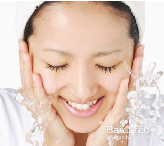 悦木之源泥娃娃面膜使用方法