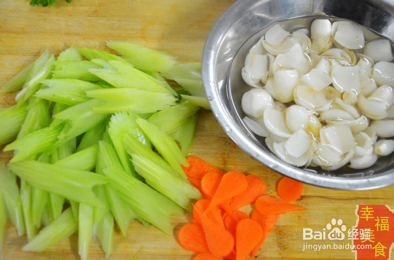 幸福美食：清新爽口的西芹百合