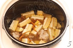 虫草花玉米龙骨汤