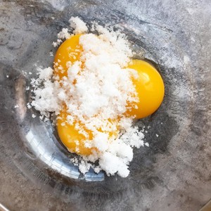 如何蒸蛋糕,才不会一开锅盖就塌陷成了蛋饼请具体说明