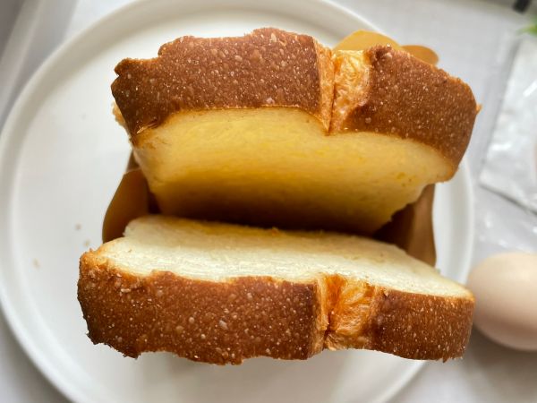 牛油果滑蛋三明治