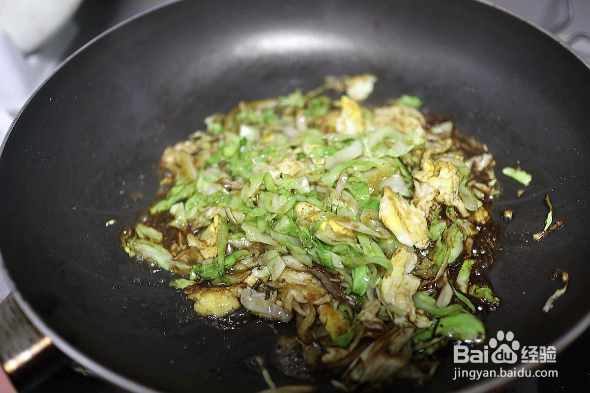 鸡蛋圆白菜面的做法