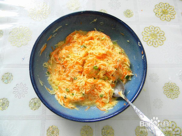 如何做土豆胡萝卜蛋饼？