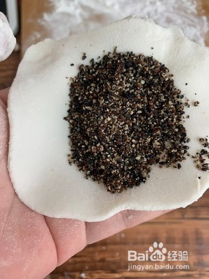 香甜软糯的黑芝麻糯米饼做法