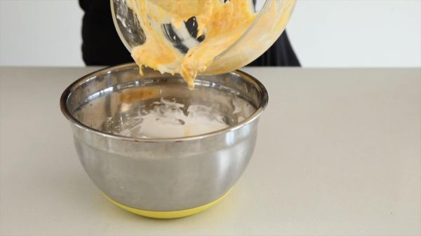 胡萝卜戚风蒸蛋糕