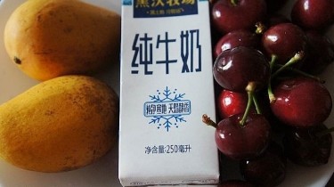牛奶水果思慕雪的做法