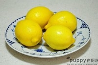 自制柠檬片蜂蜜泡水，养生又美容！