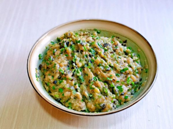 韭菜木耳猪肉水饺