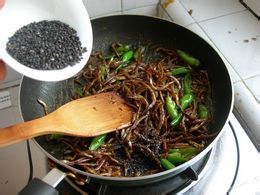 小银鱼炒辣椒