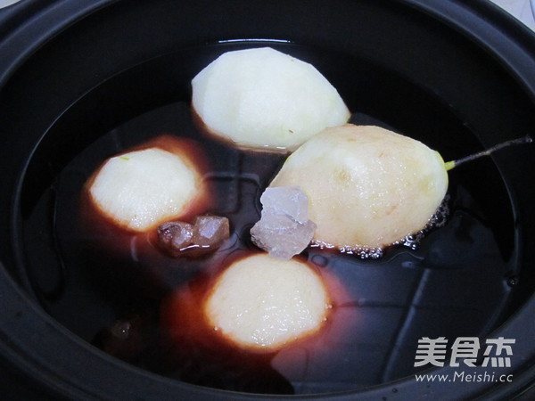 红酒炖雪梨的做法