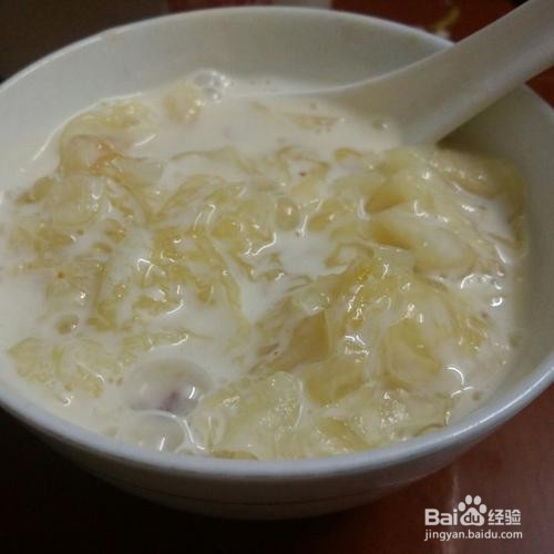 牛奶炖银耳的功效