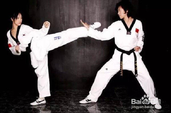 正蹬腿踢击训练的技巧