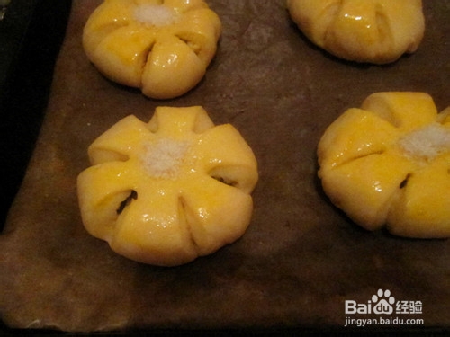 【芝士蜜豆包】