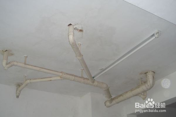 楼下装修导致楼上漏水如何处理