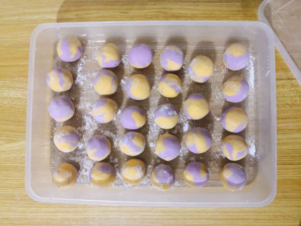 双色黑芝麻汤圆