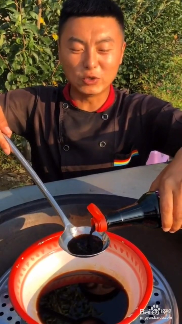 如何自制美味好吃的泡椒无骨鸡爪