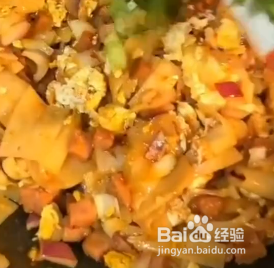 如何制作好吃的炒冷面呢