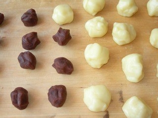 中秋节：[1]如何做豆沙馅冰皮月饼