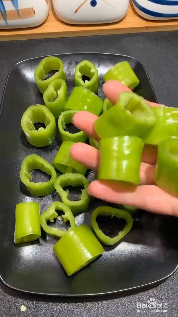 如何自制美味好吃的金针菇酿尖椒