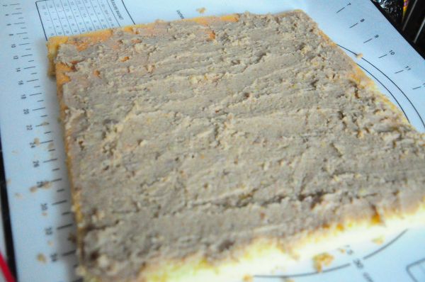 戚风栗蓉蛋糕卷