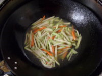 红就是红绿就是绿——蒲子炒胡萝卜