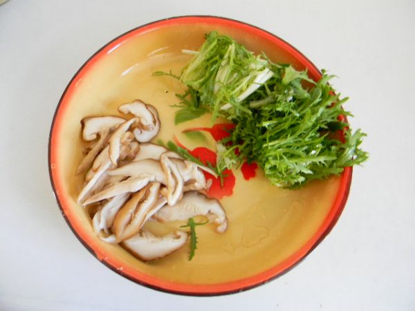 杂蔬鸡蛋疙瘩汤