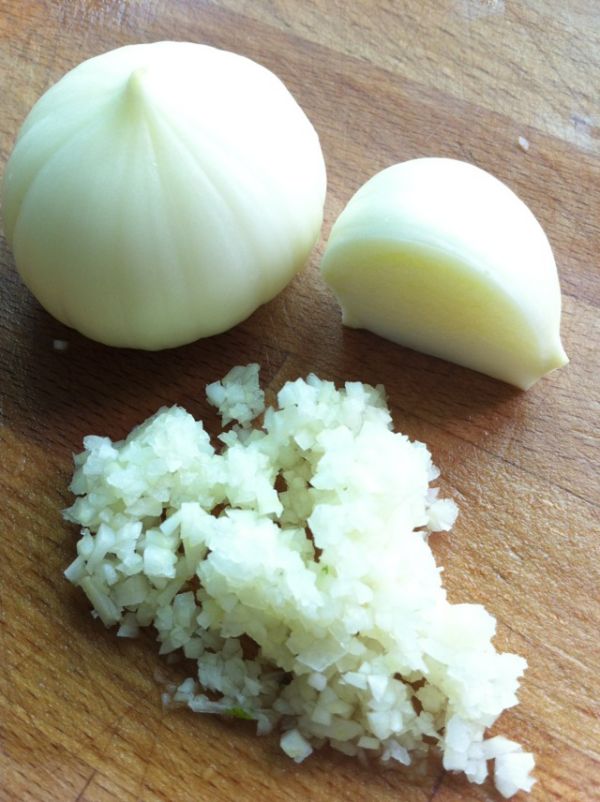 香菜凉拌黑木耳