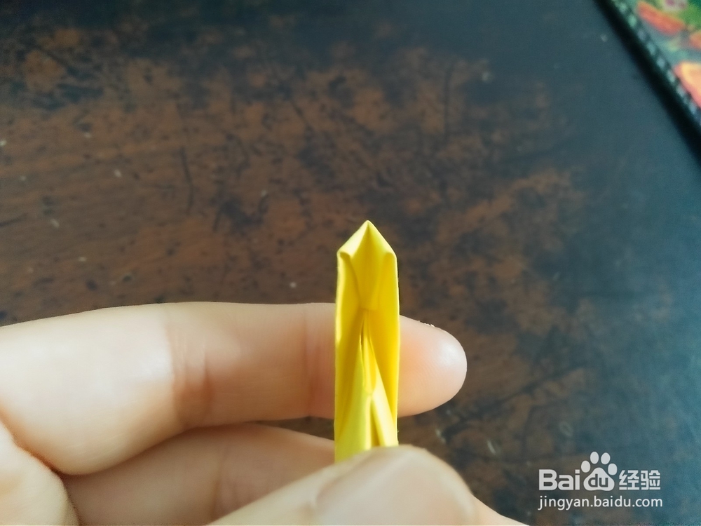 怎么用纸折长颈鹿