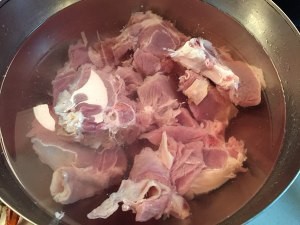 正宗做羊蝎子火锅做法