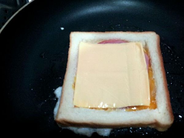 火腿芝士煎蛋吐司