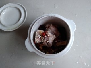 排骨香菇蒸饭和益气补血炖汤