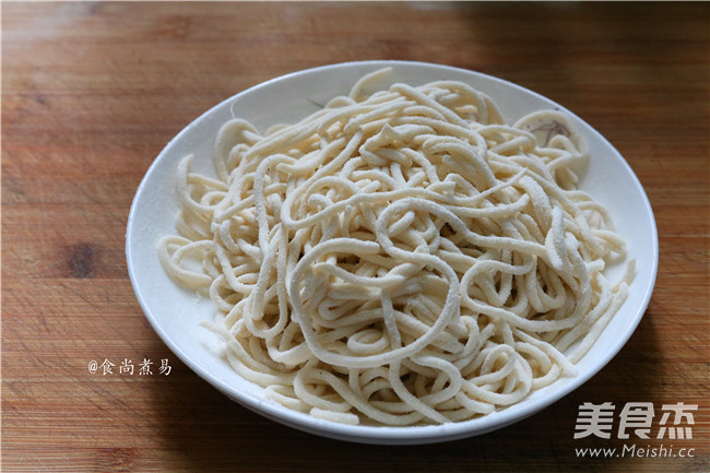 酸辣爽脆丝拌面