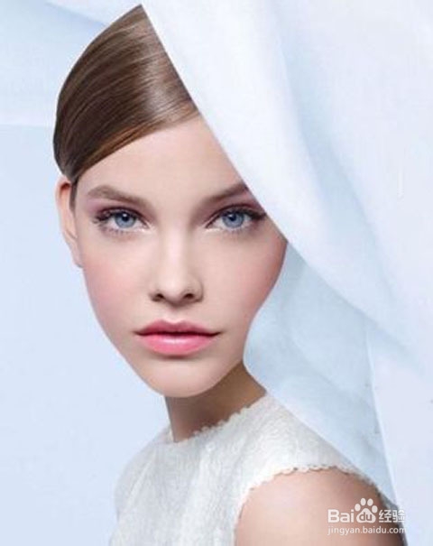 动动手就V脸 教你5步瘦脸按摩手法