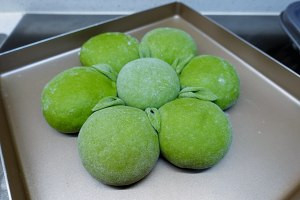 超软菠菜咸蛋黄乳酪面包